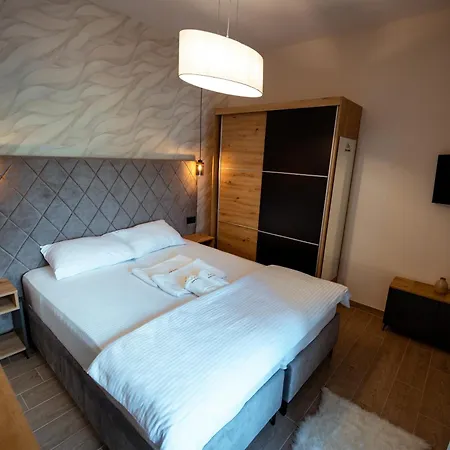 Aparthotel Zlatar *